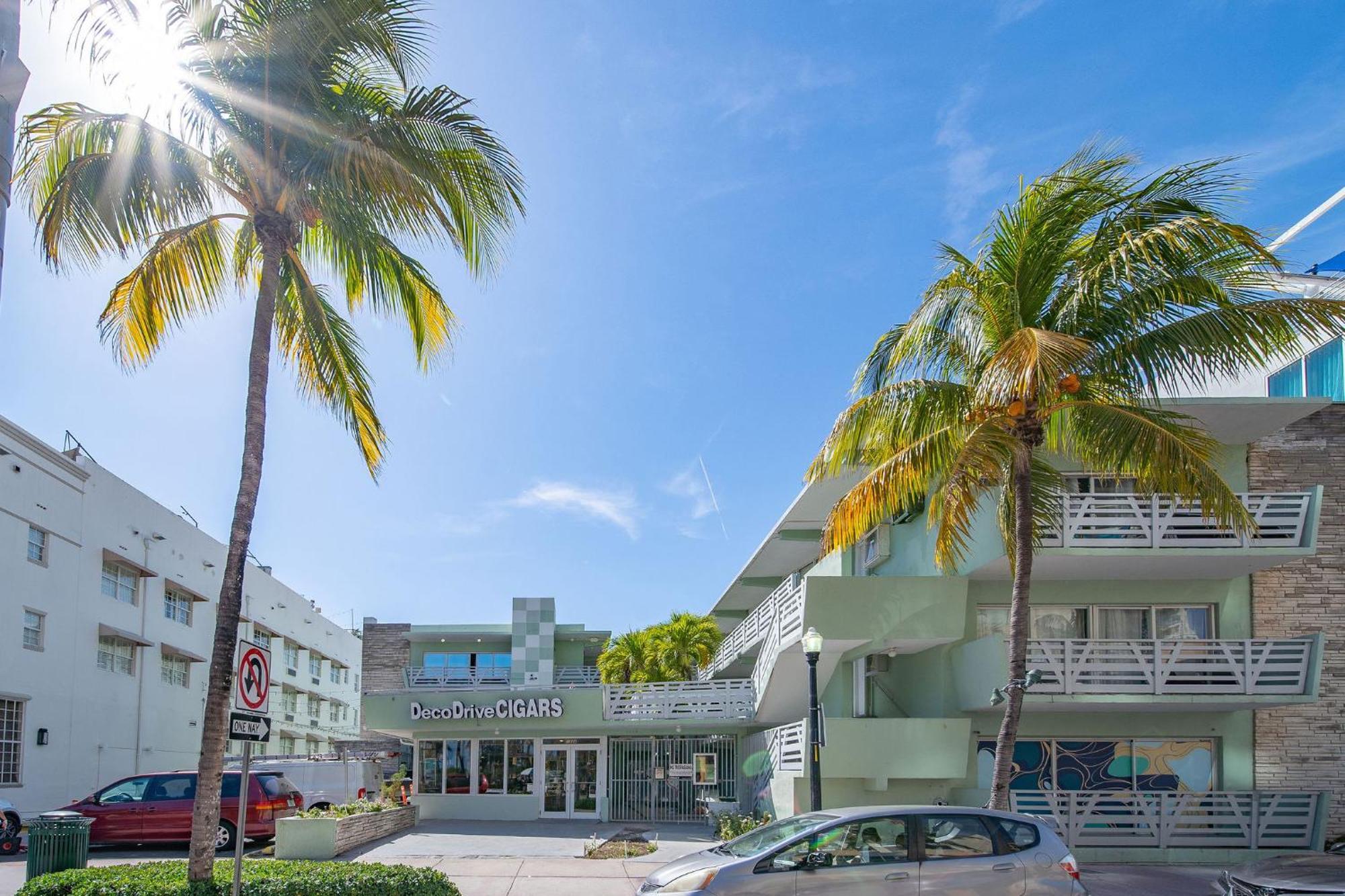 Beachfront 1 Bedroom With 2 Queen Beds On Ocean Drive Miami Beach Exterior photo