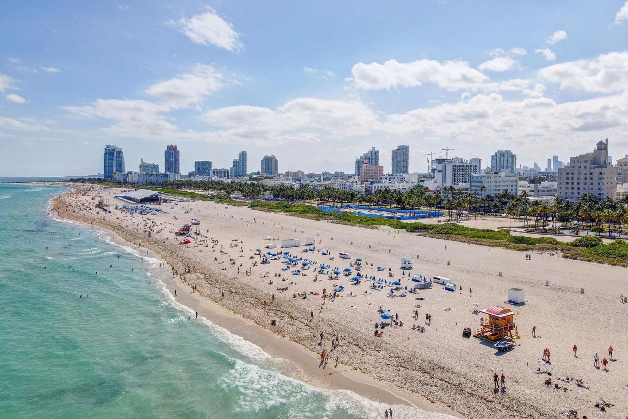 Beachfront 1 Bedroom With 2 Queen Beds On Ocean Drive Miami Beach Exterior photo