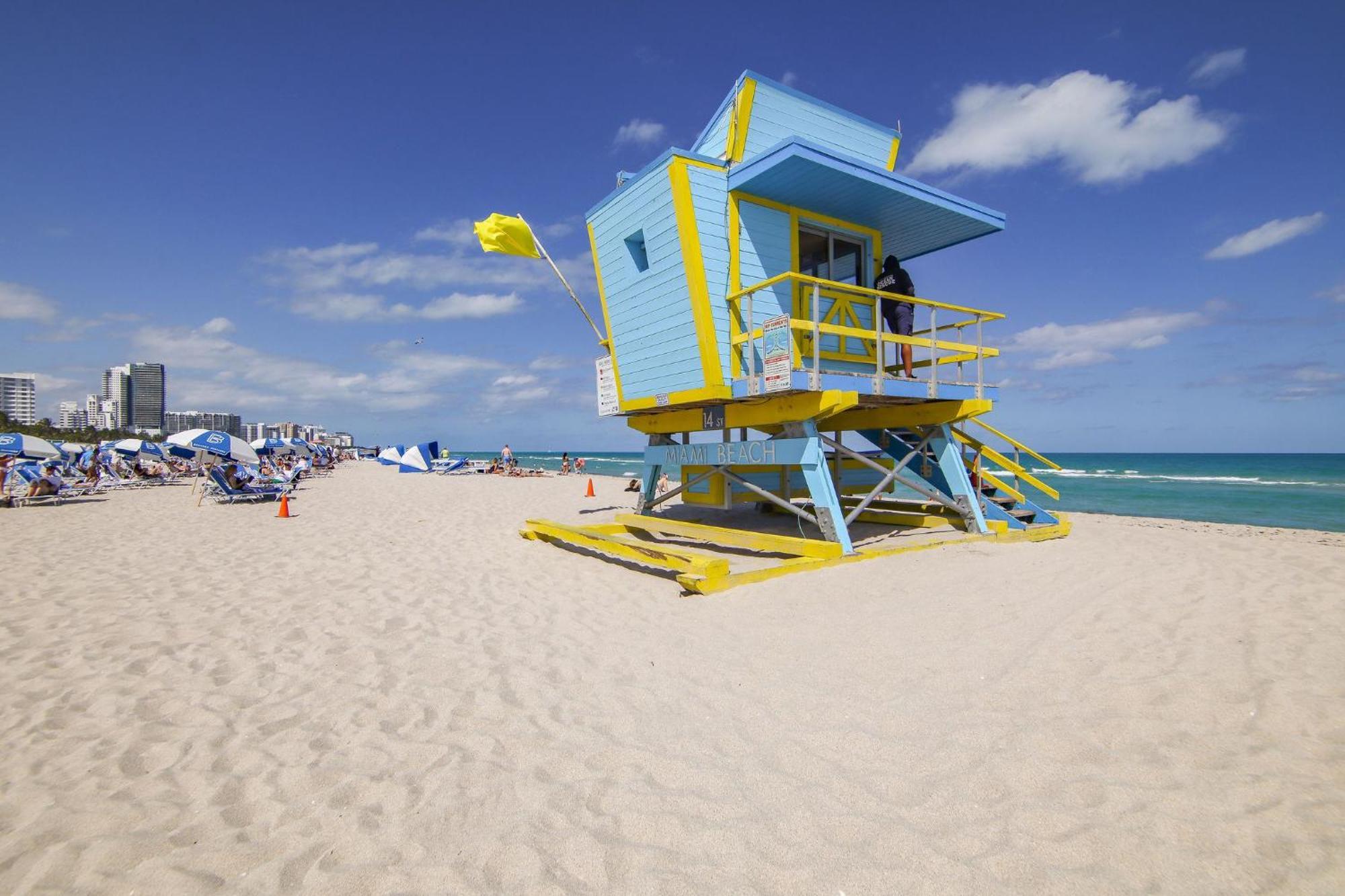 Beachfront 1 Bedroom With 2 Queen Beds On Ocean Drive Miami Beach Exterior photo