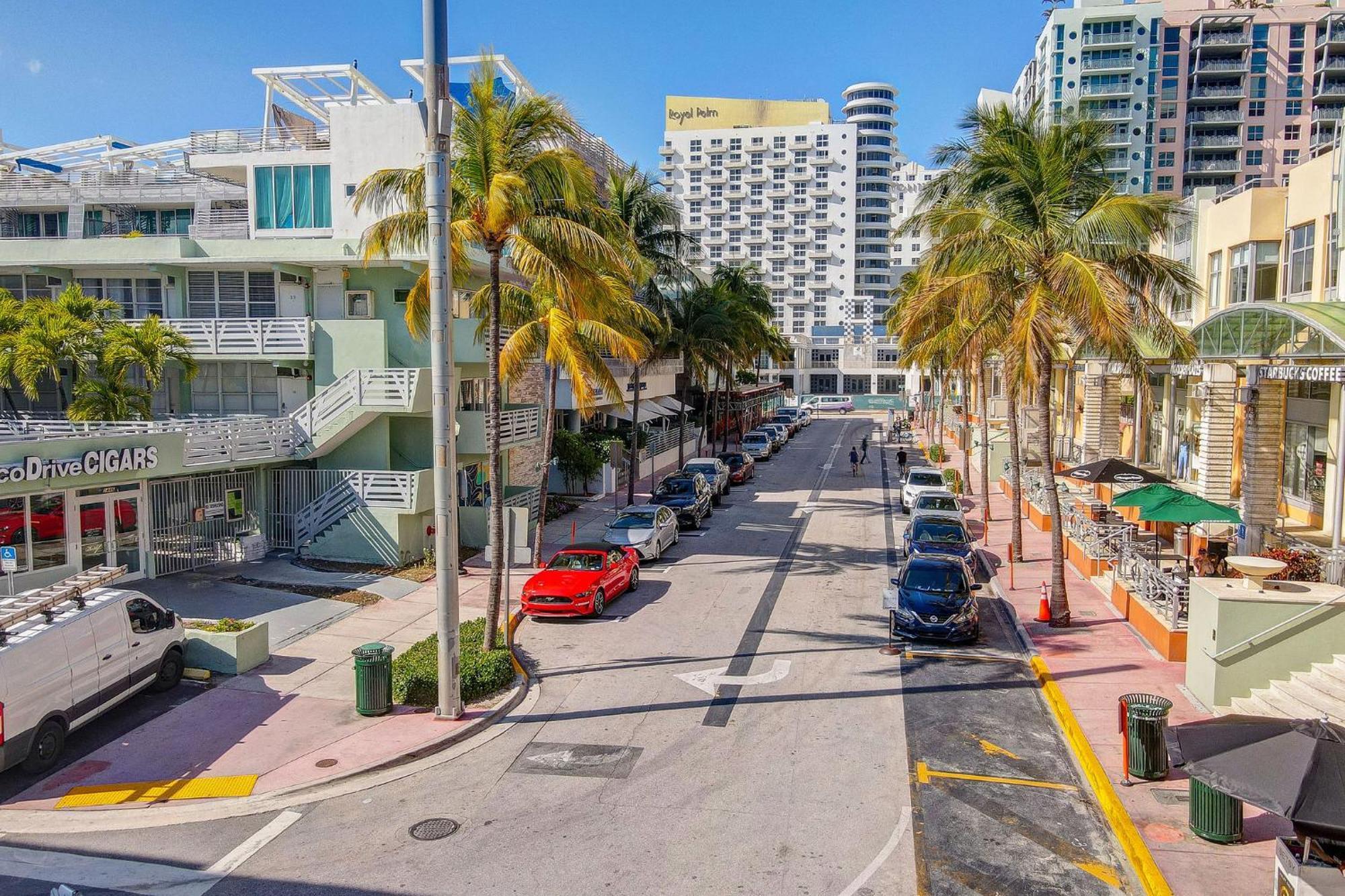 Beachfront 1 Bedroom With 2 Queen Beds On Ocean Drive Miami Beach Exterior photo